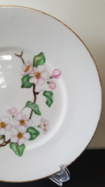 Royal Copenhagen sierbord met bloemdecoratie