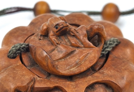 Japanse inro met kikker en ratjes