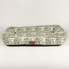 Groene Hondenmand met Olifanten – Geluksolifant 60x50 cm
