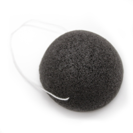 Natuurlijke Japanse Konjac Spons – Houtskool 3.5x7cm