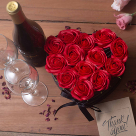 Luxe Zeeprozen Hartvorm Rood – 13 Zeepbloemen Cadeauset