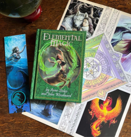 Boek  - Elemental Magic by Anne Stokes & John Woodward (AS)