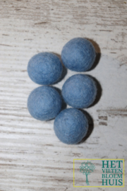 Vilten balletjes per 5 Licht Blauw (18mm)