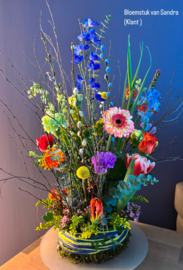 Iedere derde vrijdag van de maand bloemschikken met verse snijbloemen
