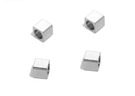 Stainless steel kralen vierkant 3mm 20 stuks