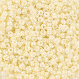 Miyuki 11-594 Ceylon cream