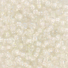 Miyuki 8-3637 fancy lined soft white