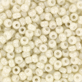 Miyuki 8-600 opaque luster limestone