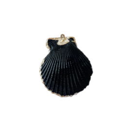 Schelp hanger scallop Black & Gold. 2 stuks