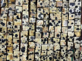 Natuursteen kralen cubes 4x4mm Dalmation Jaspis