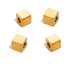 Stainless steel kralen vierkant Goud 4 mm 10 stuks