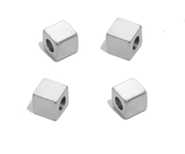 Stainless steel kralen vierkant 4 mm zilver 20 stuks