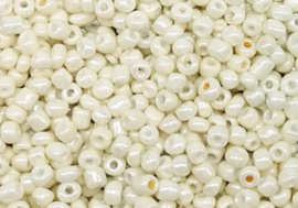 Rocailles 4mm Cream