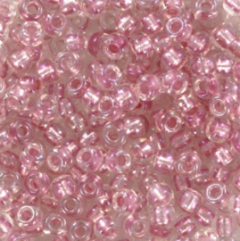Miyuki 8-3639 fancy lined soft pink