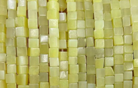 Natuursteen kralen cubes 4x4mm Lemon Jade
