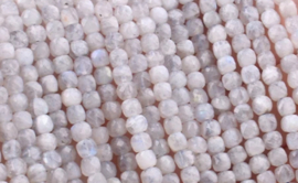 Natuursteen kralen 4mm facet cubes Labradoriet