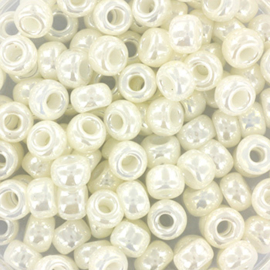 Miyuki 6-591 ceylon ivory pearl