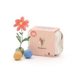 Bloemenboeket in eierdoosje:  Bedankt!