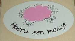 Sticker: Hoera een baby (roze schaap)