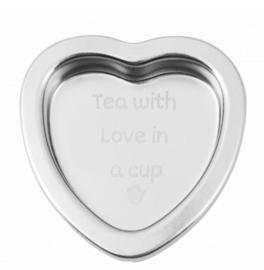 Thee-ei in hartvorm met uitlekschaaltje