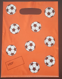 Set van 10 uitdeelzakjes voetbal oranje