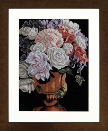 Borduurpakket - Classical Vase with Roses - Home and Garden - Lanarte