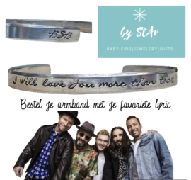 armband met geslagen tekst