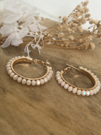 Oorbel ring zalmroze kraal