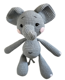 Gehaakte knuffel Ollie de Olifant
