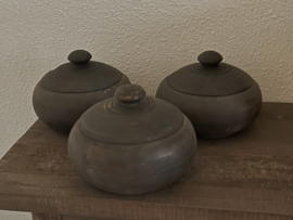 Houten pot rond met deksel  M grijs/zwart