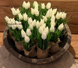 Kunst tulpjes in jute zakje