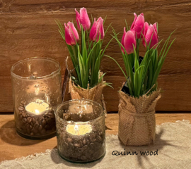 Kunst tulpjes in jute zakje