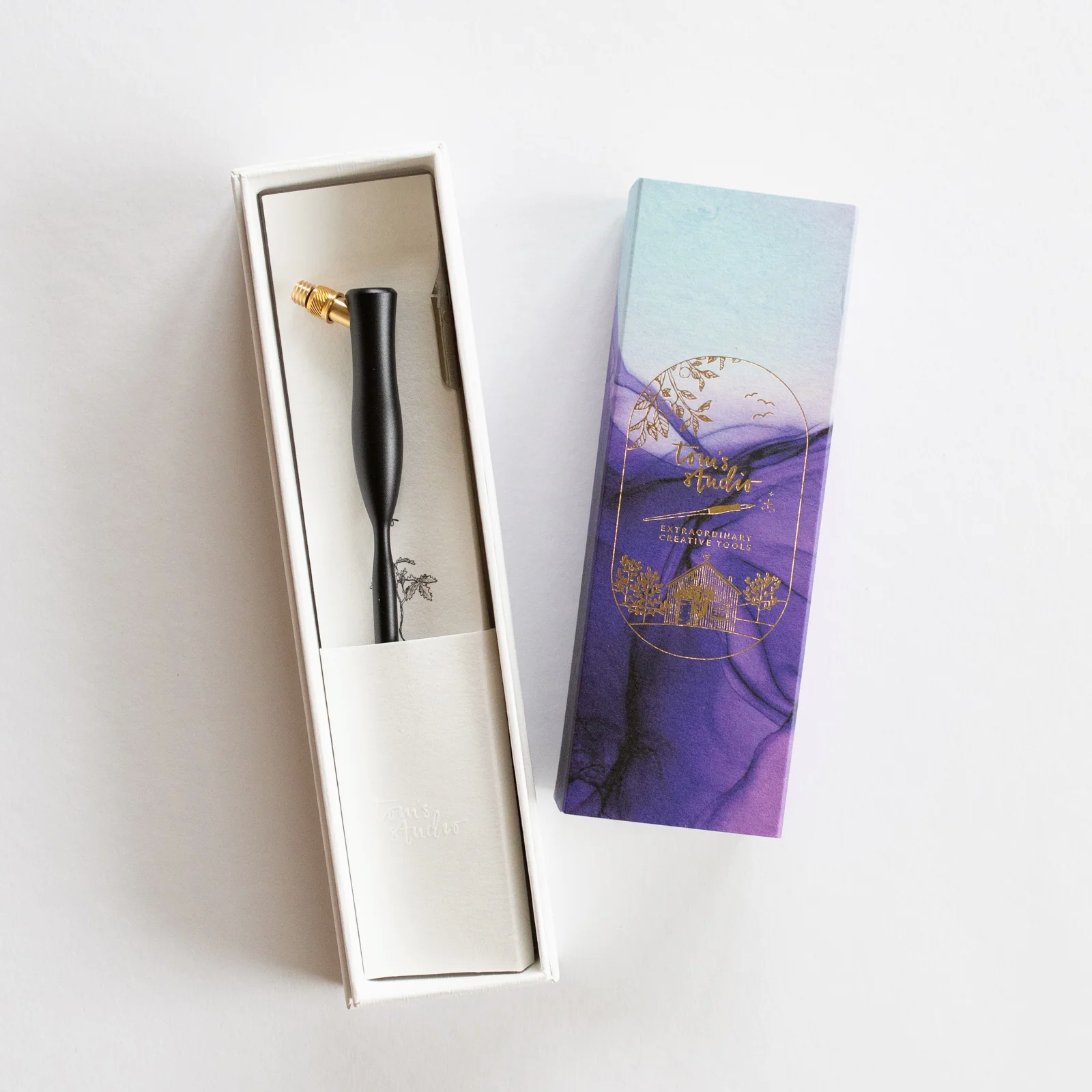 Tom's Studio Flourish Oblique Calligraphy Nib Pen Houder - Black + Leonardt G Nib
