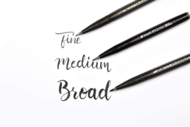 Pentel Handlettering Sign Pen Brush set van 3. Black Ink Edition