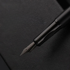 Black Titanium Vulpen - Fine Nib 0.4