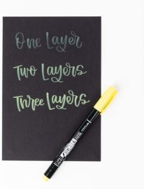 Tombow Brush Pen Fudenosuke Pastel  Geel, voor o.a. Zwart en Donker Papier / Karton