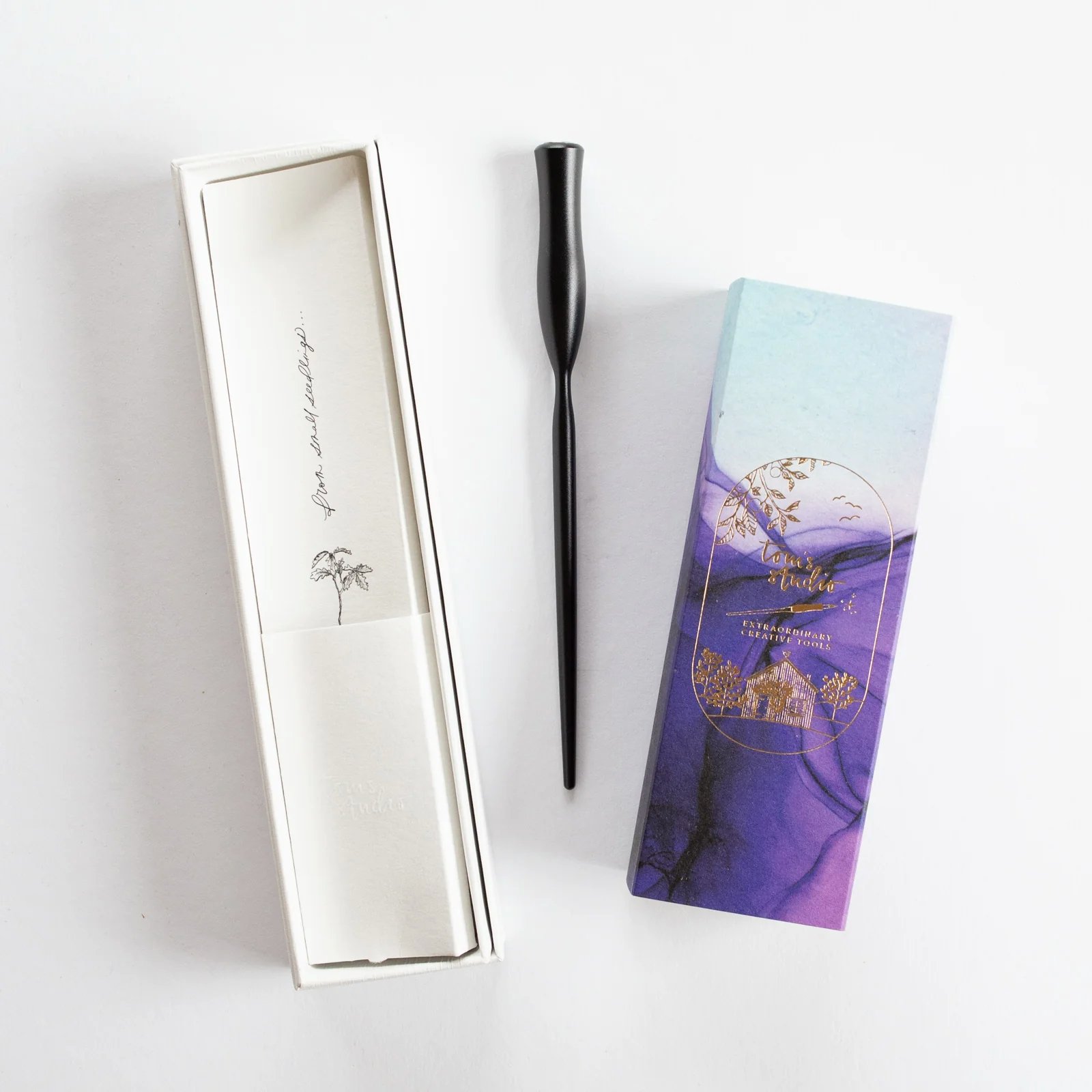 Tom's Studio Flourish Straight Calligraphy Nib Pen  Holder – Black + GRATIS een Nikko G-Nib