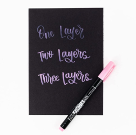Tombow Brush Pen Fudenosuke Pastel Roze, voor o.a. Zwart en Donker Papier / Karton
