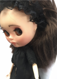 Blythe - jurkje met borduursel en kant