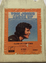 Tom Jones - Close up - M79855 S113257