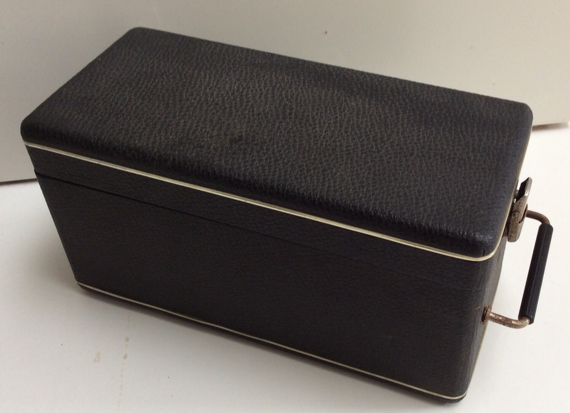 8-track case black  - 10 tapes