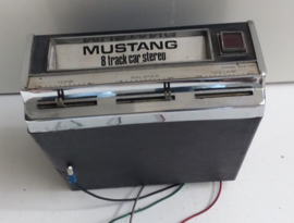 Autoradio met 8-track - Mustang - Type Onbekend