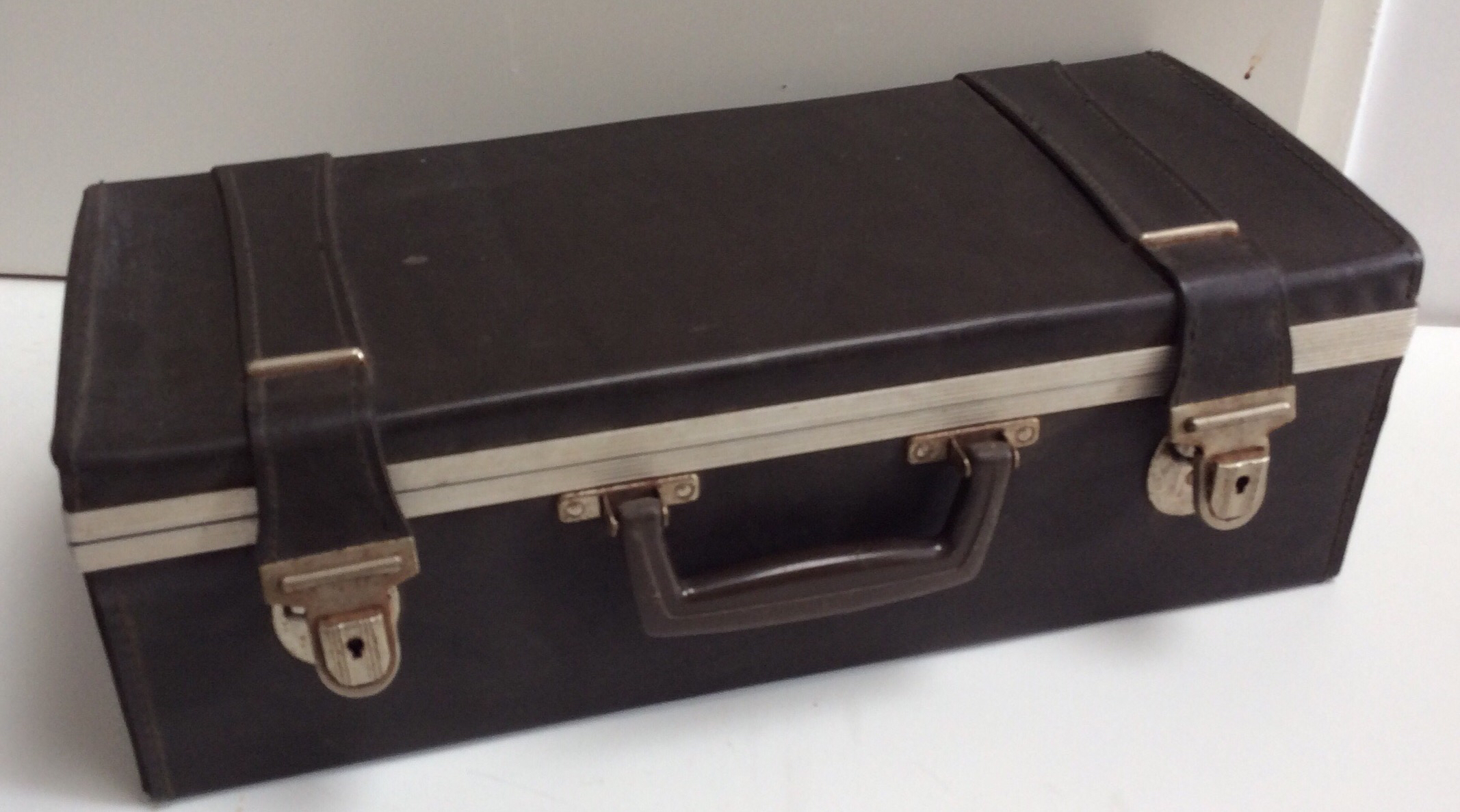 8-track case 24 tapes brown
