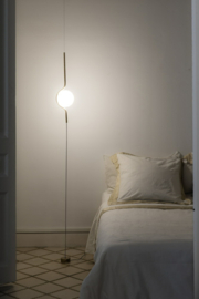 Faro vloer-hanglamp Le vita led, goud met opaal glas