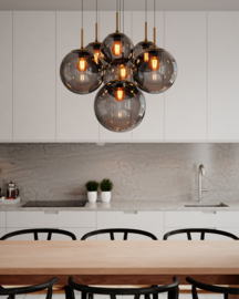 By Rydéns hanglamp Laura, 7-lichts met licht grijs glas rond