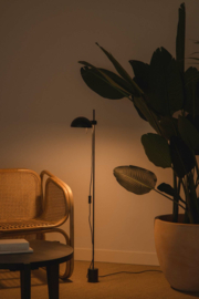 Faro vloerlamp Matilda, zwart