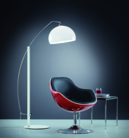 Helestra  vloerlamp Doro, mat wit met chroom