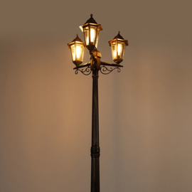 Buiten vloerlamp New Haven, 3-lichts antiek goud