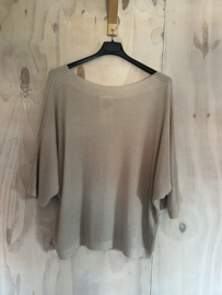 basis truitje oversized “beige”