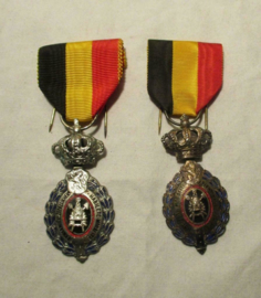 2 Belgische 2e klasse medailles